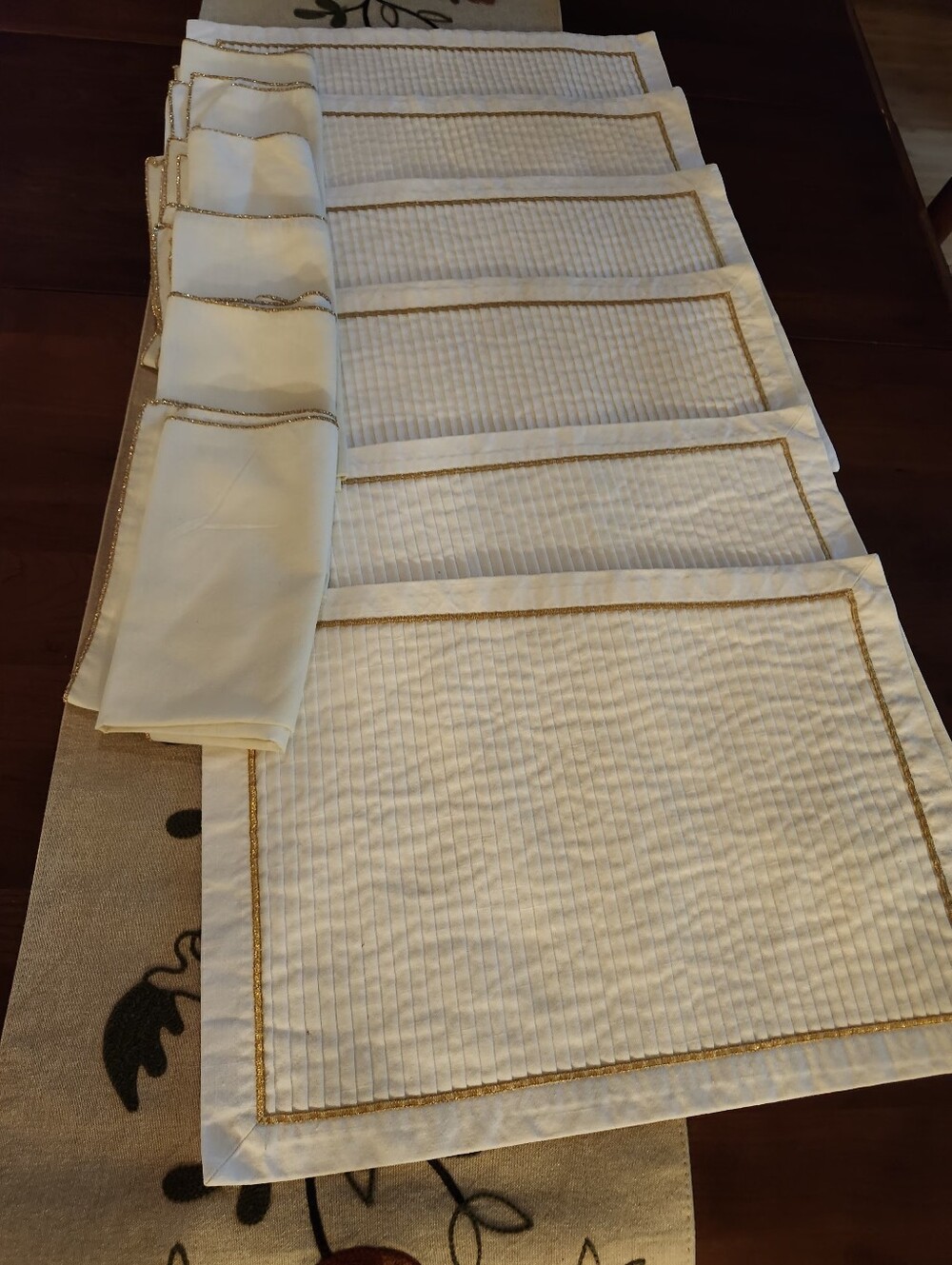 Cream Placemats with Gold Trim -  6 Dining Placemats and Matching Napkins